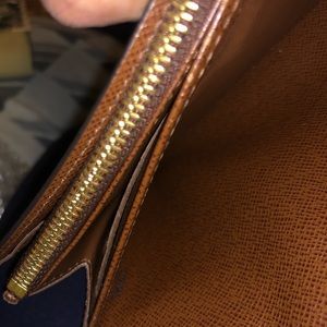 Luis Vuitton Sarah Waller date code